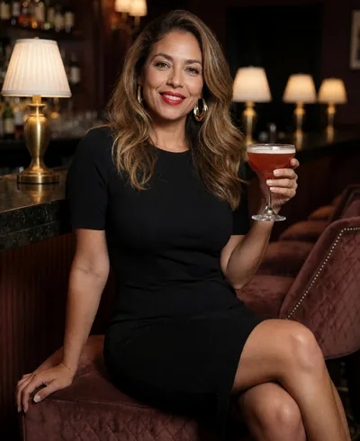 Raquel, 46, a fictional AI companion